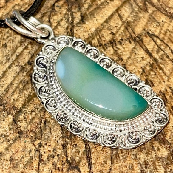 Green Botswana Pendant 2” - Picture 8 of 15